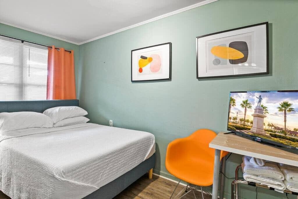Dive Into The 50s- Restored In St Augustine