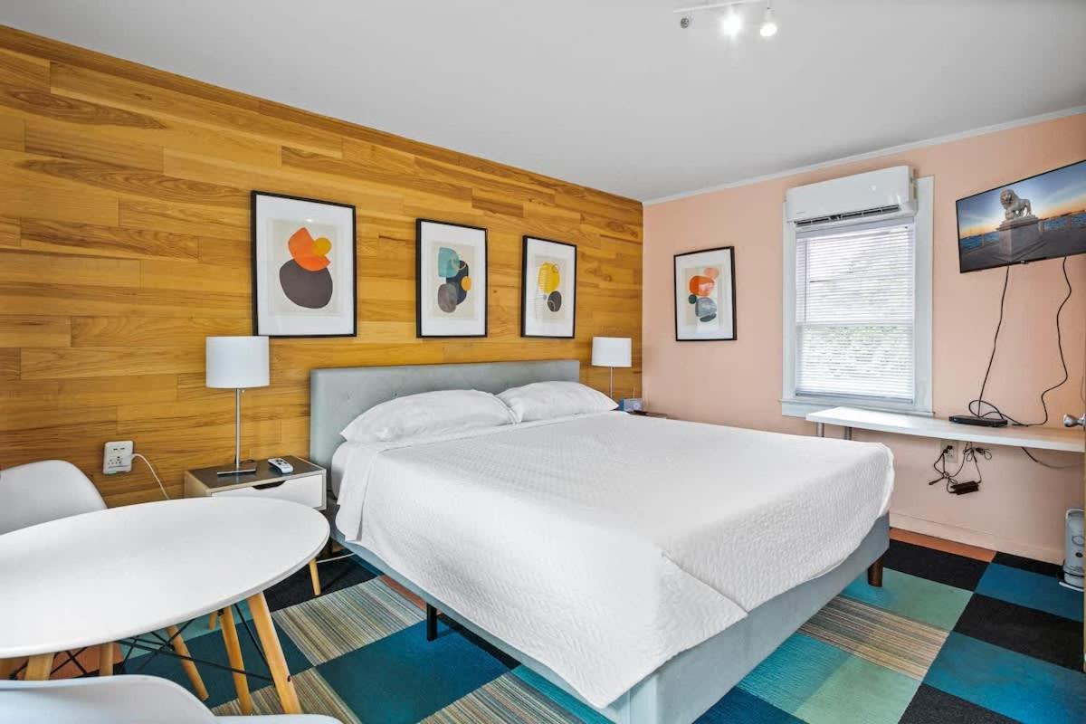 Retro Retreat- Updated 1950s In St Augustine Inn