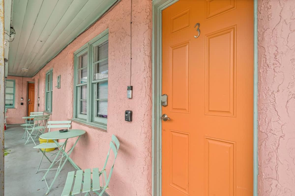 Retro Retreat- Updated 1950s In St Augustine St. Augustine