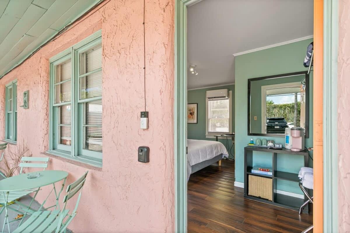 Classic Charm- Retro 1950s In St Augustine
