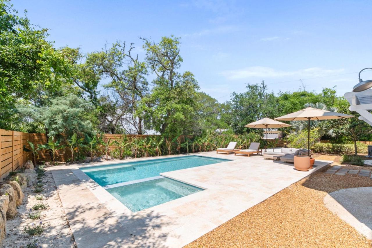 The Blue Refuge - Pool And