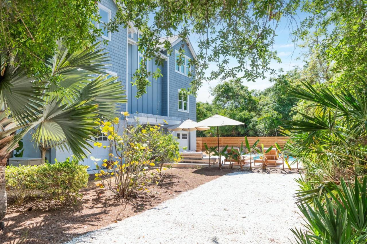 The Blue Refuge - Pool And *