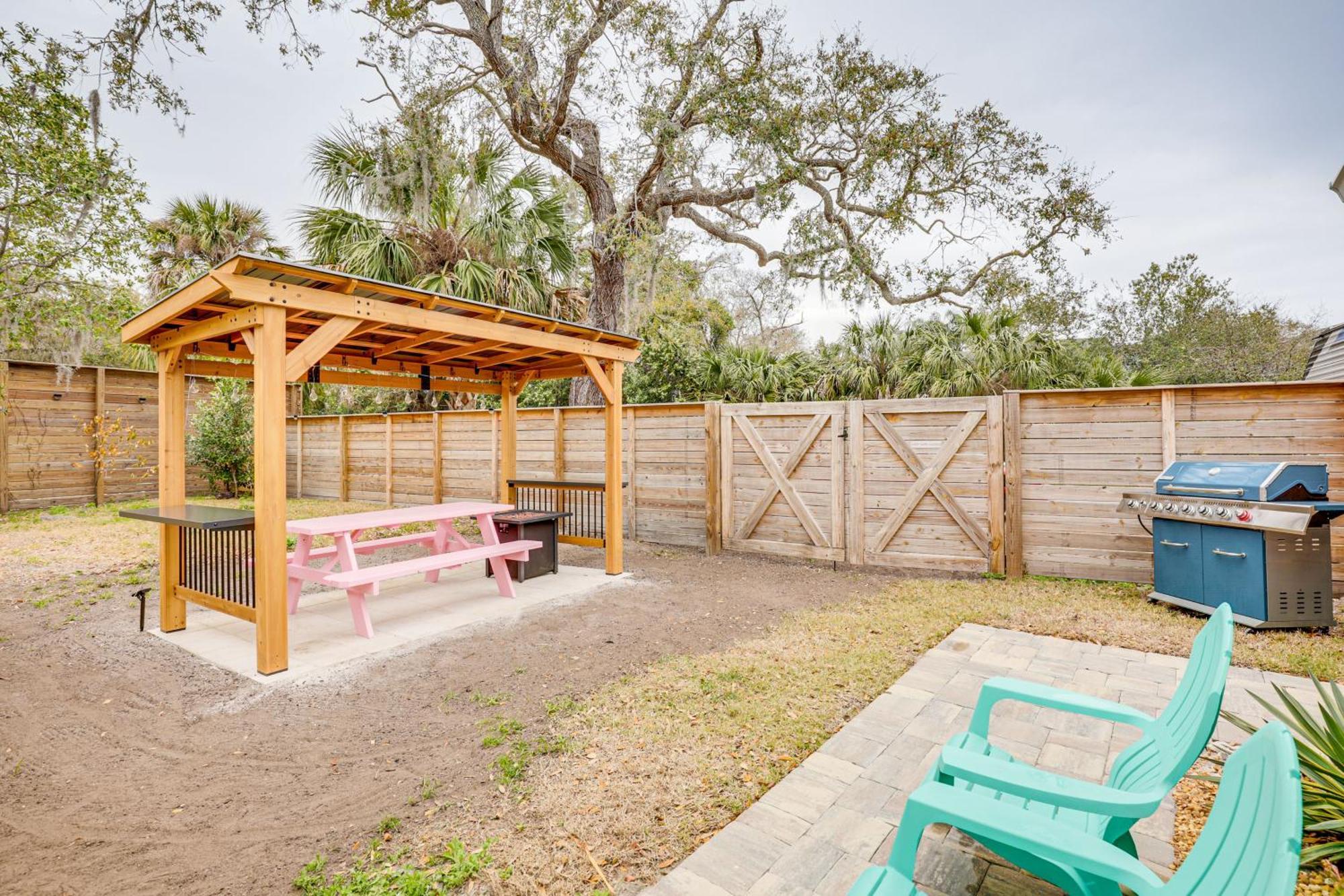 Apartment Walk To Getaway With Fire Pit In St Augustine