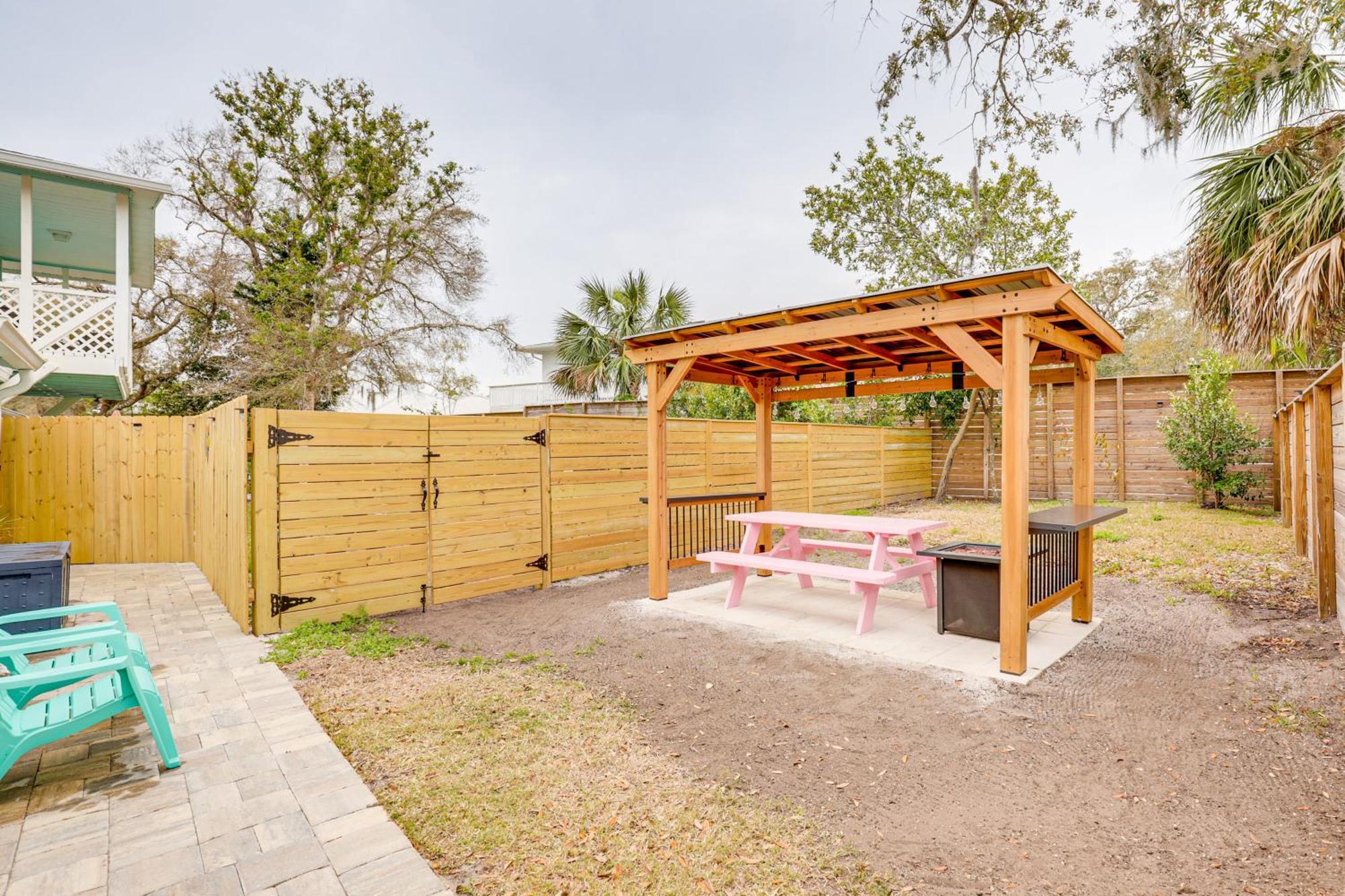 Walk To Getaway With Fire Pit In St Augustine *