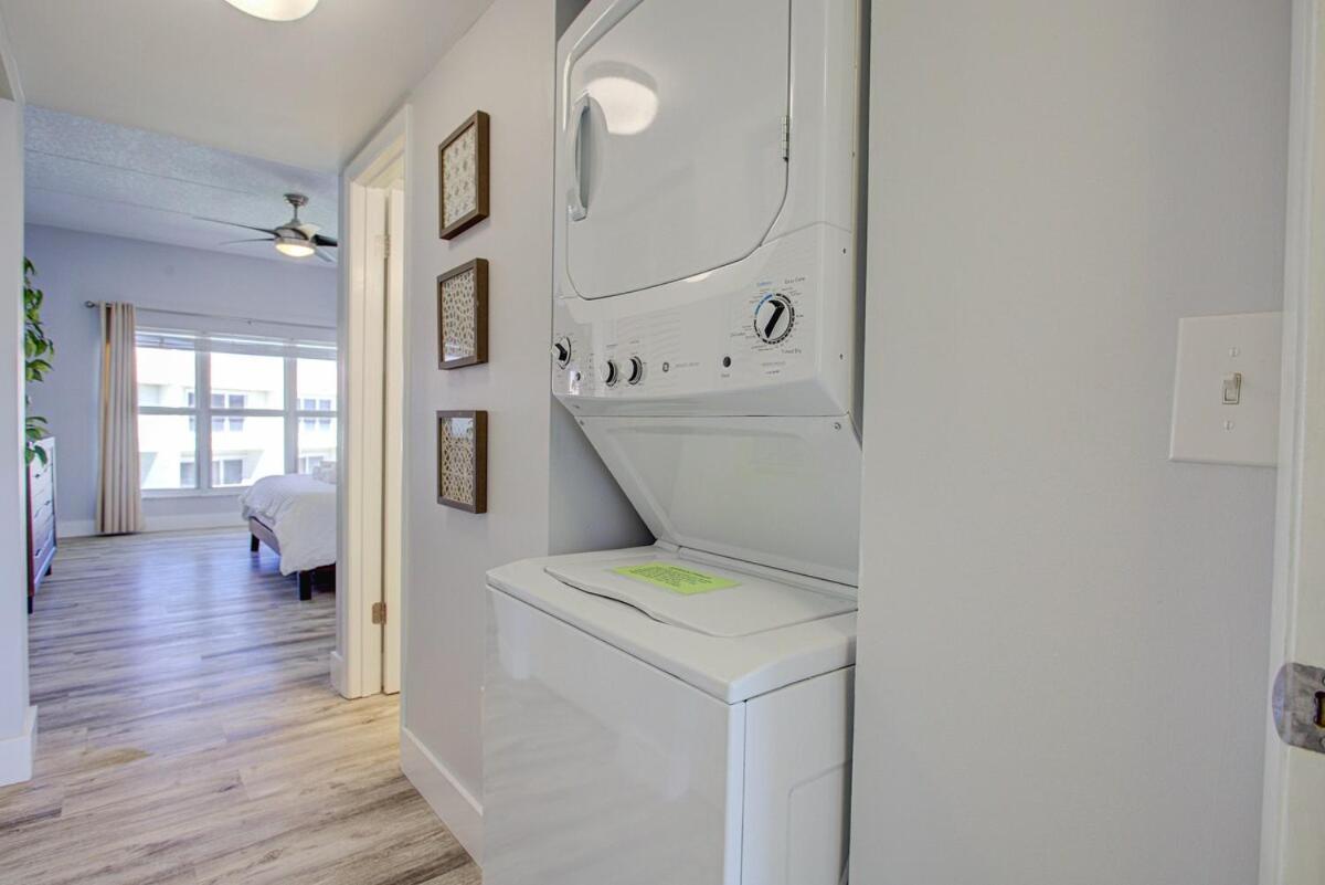 Beautiful Ocean Side 2 Bedroom With Pool Apartment