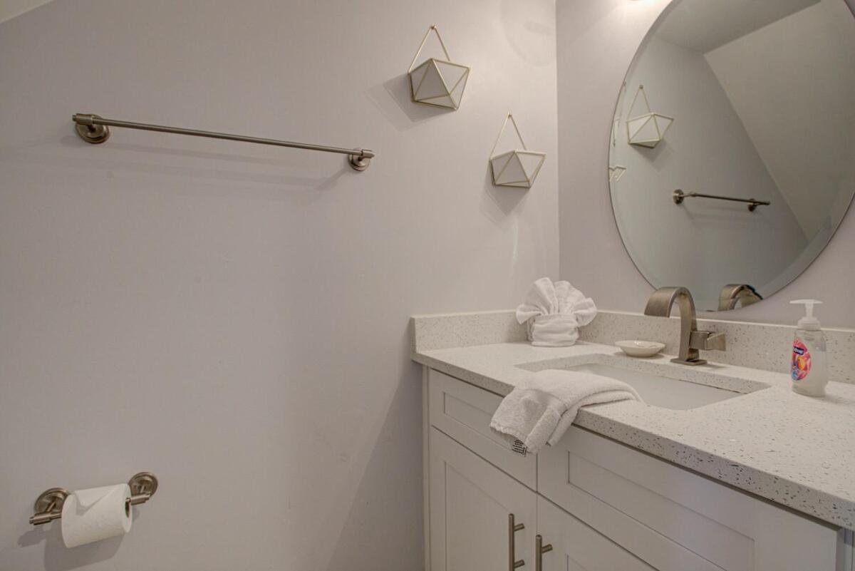 Apartment Beautiful Ocean Side 2 Bedroom With Pool