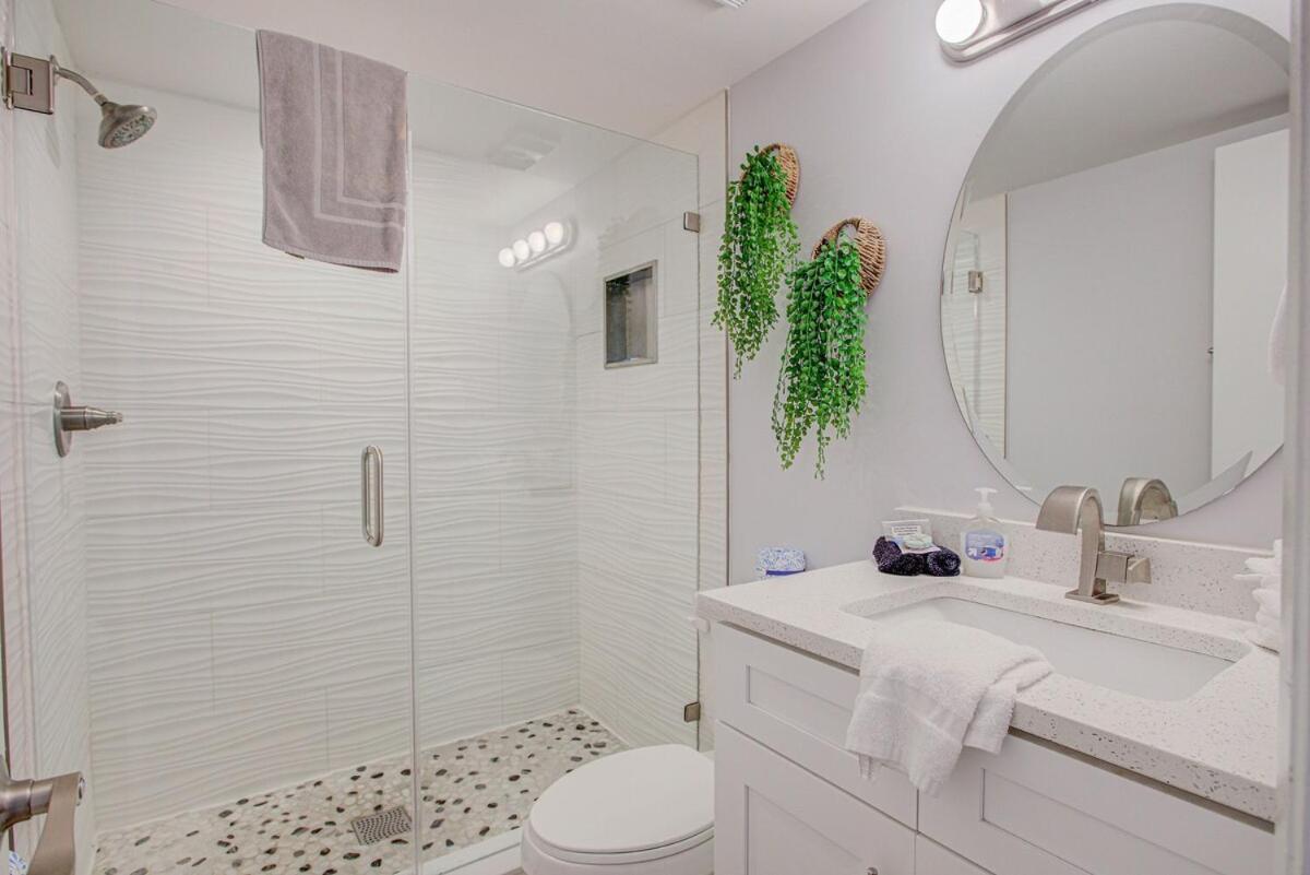 Apartment Beautiful Ocean Side 2 Bedroom With Pool