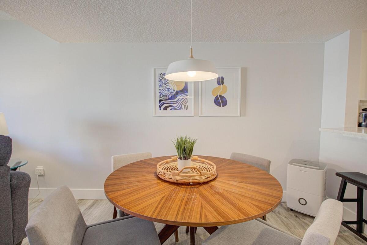 Beautiful Ocean Side 2 Bedroom With Pool Apartment St. Augustine