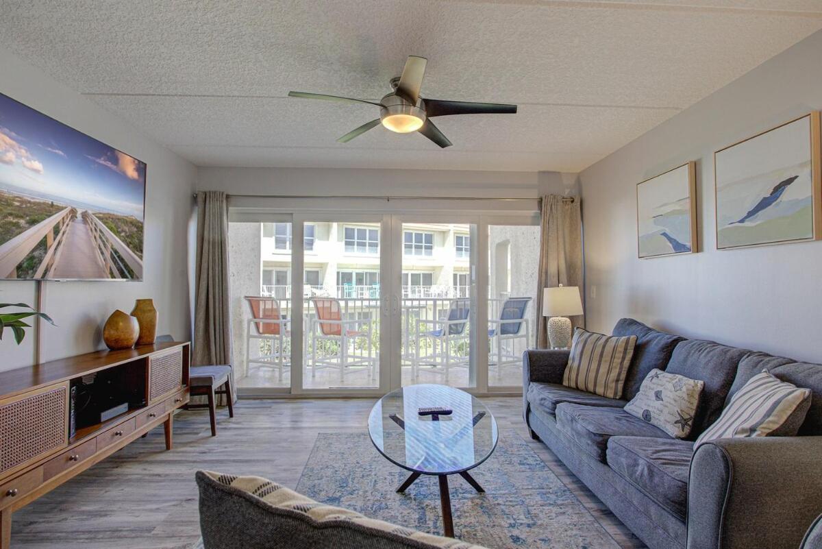 Apartment Beautiful Ocean Side 2 Bedroom With Pool