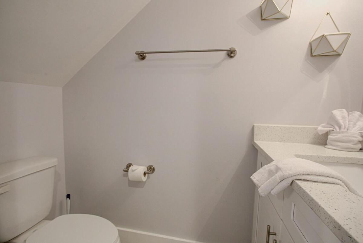 Apartment Beautiful Ocean Side 2 Bedroom With Pool *