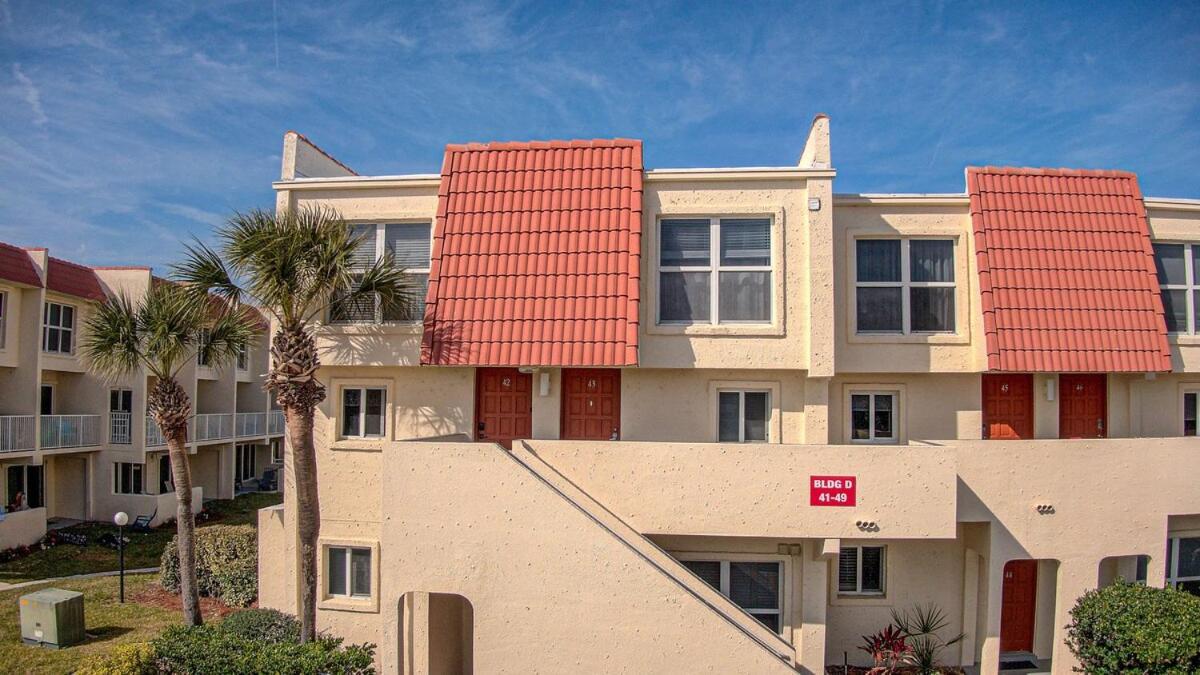 Beautiful Ocean Side 2 Bedroom With Pool Apartment St. Augustine