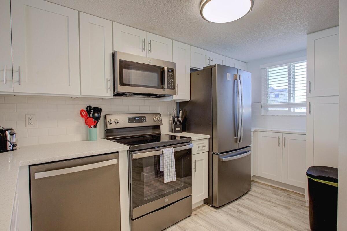 Beautiful Ocean Side 2 Bedroom With Pool