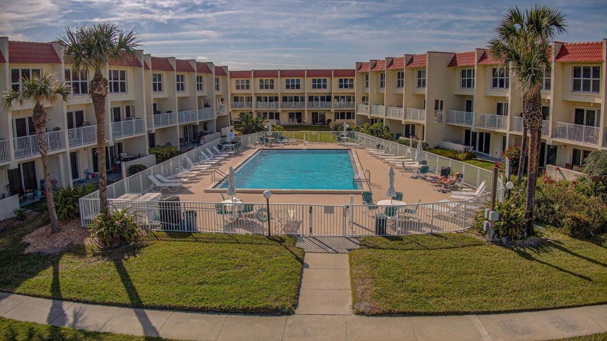 Beautiful Ocean Side 2 Bedroom With Pool Apartment St. Augustine