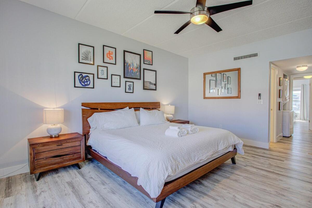 Beautiful Ocean Side 2 Bedroom With Pool Apartment *