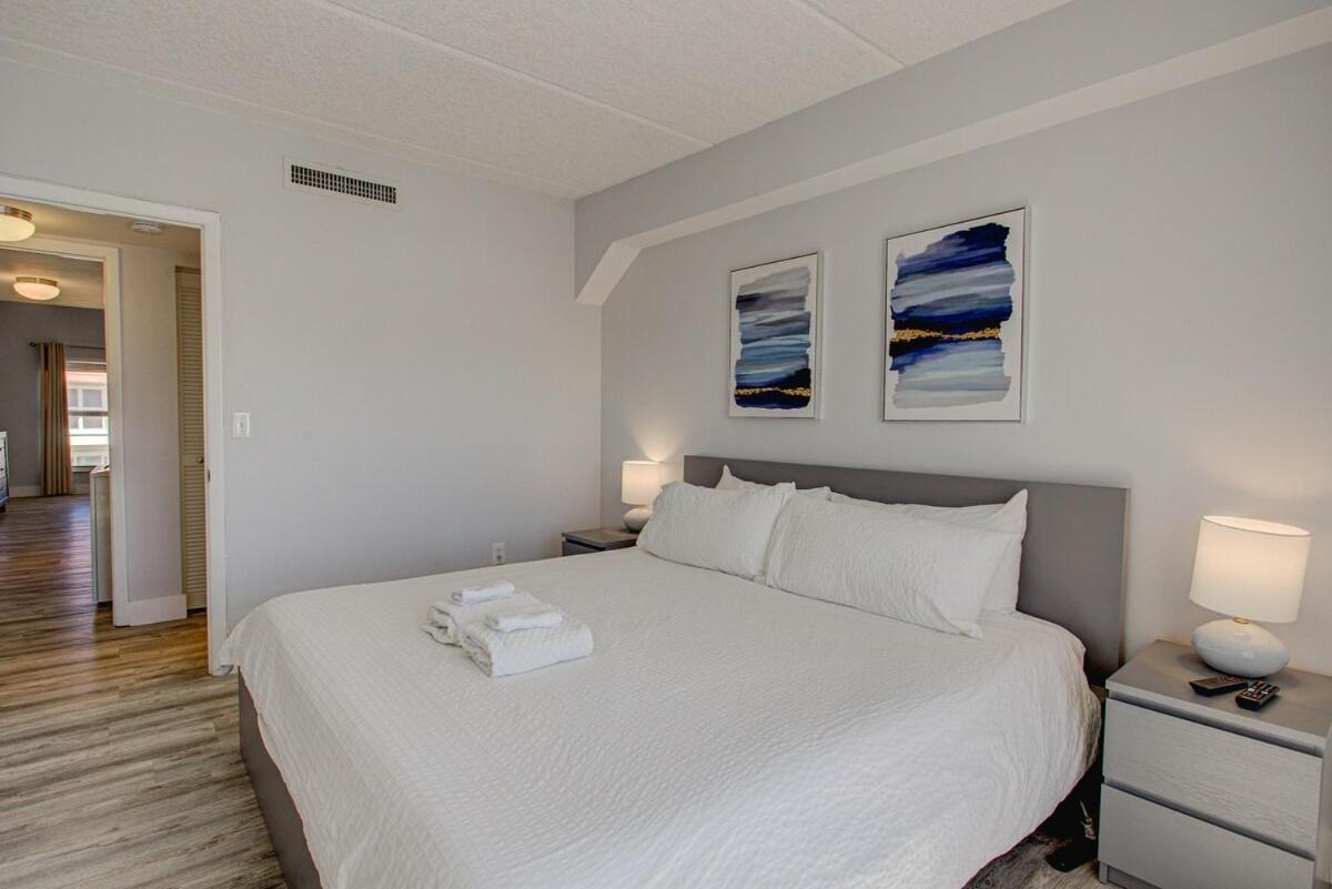 Beautiful Ocean Side 2 Bedroom With Pool *