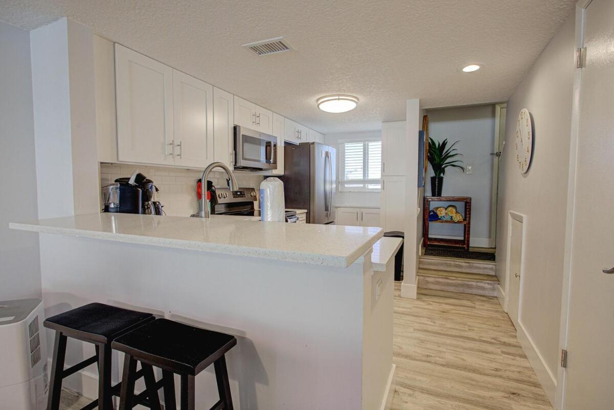 Beautiful Ocean Side 2 Bedroom With Pool Apartment St. Augustine