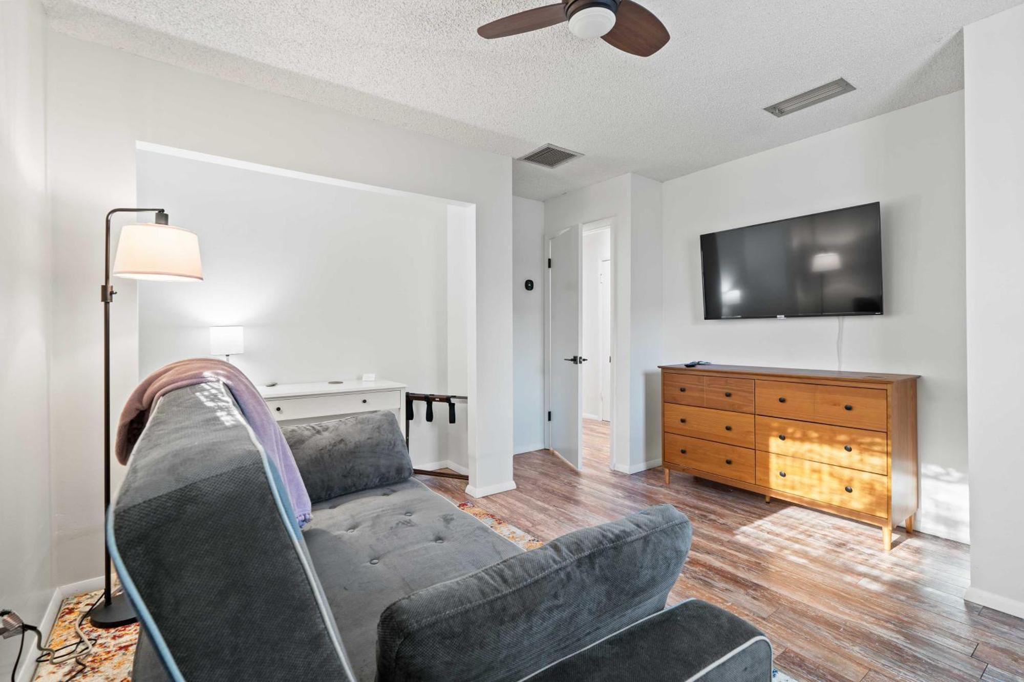 Holiday home With Private Hot Tub Less Than 1 Mi To Butler Beach!