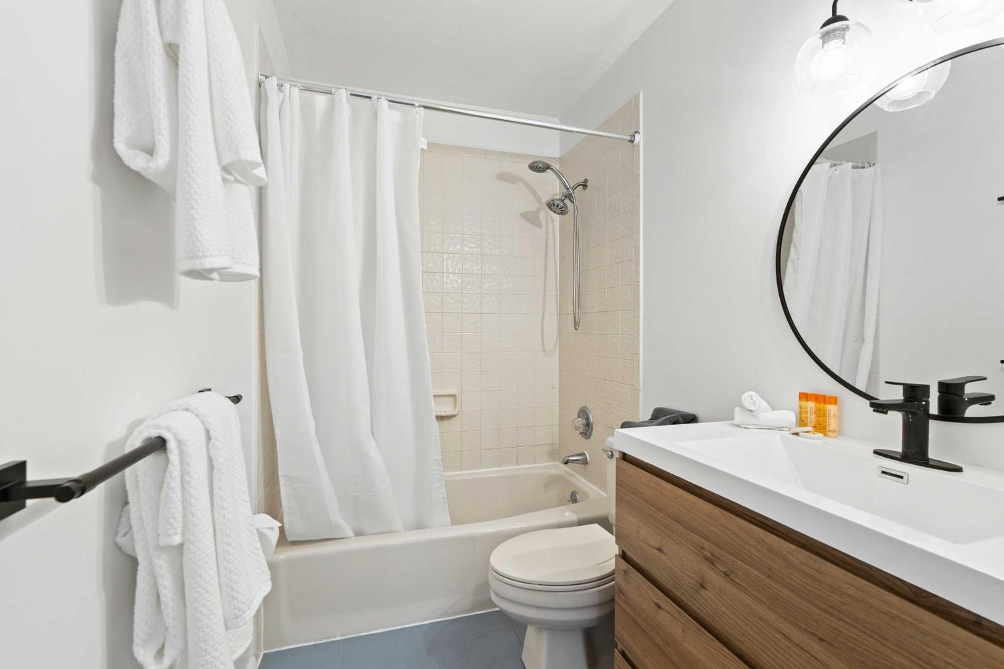 With Private Hot Tub Less Than 1 Mi To Butler Beach! Holiday home