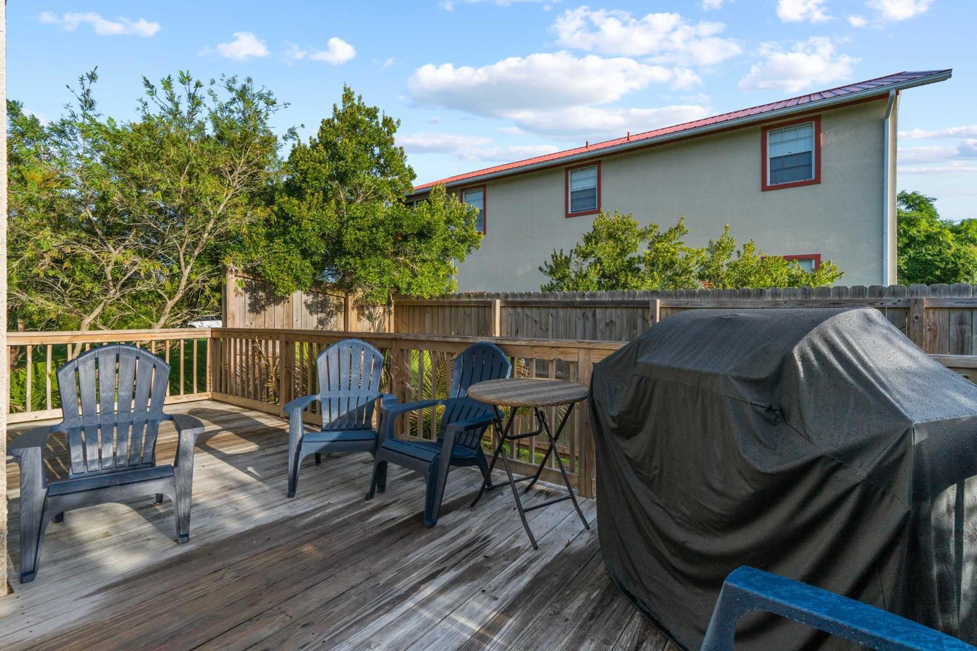 With Private Hot Tub Less Than 1 Mi To Butler Beach! Holiday home *