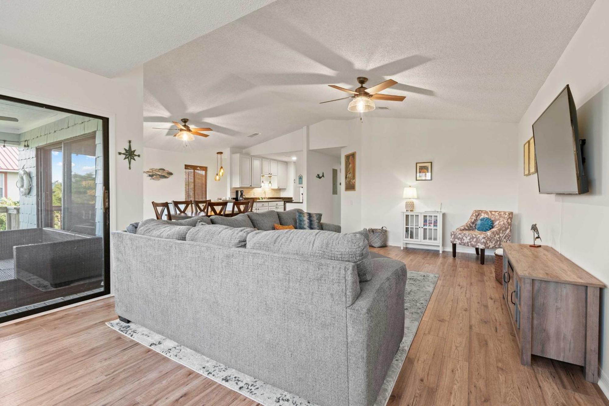 With Private Hot Tub Less Than 1 Mi To Butler Beach! Holiday home *