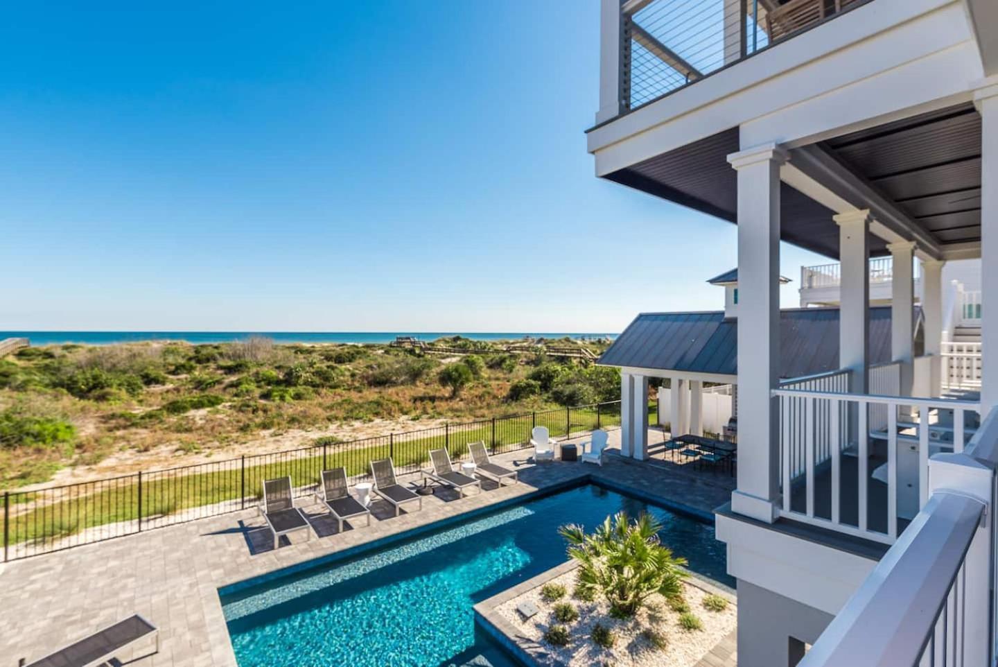 Enchanting Beachfront House With Luxury Pool & Hot Tub And Direct Oceanfront