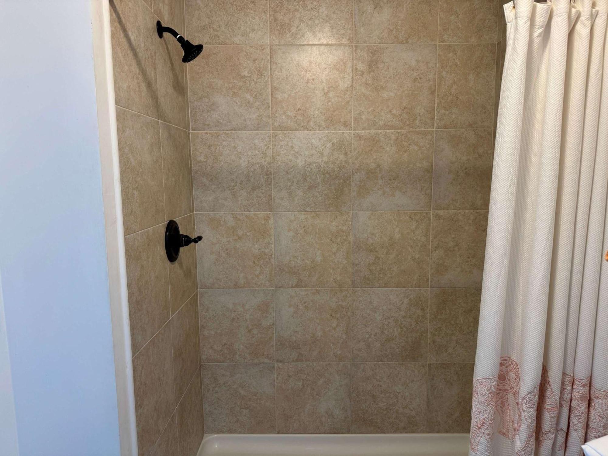 Sunshine Lane L Heated Pool L Walk To *
