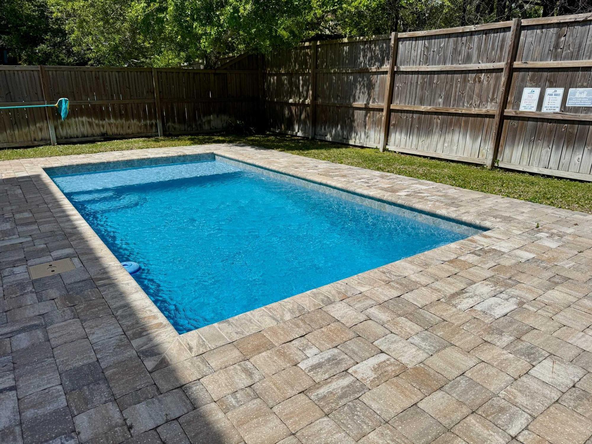 Sunshine Lane L Heated Pool L Walk To Holiday home