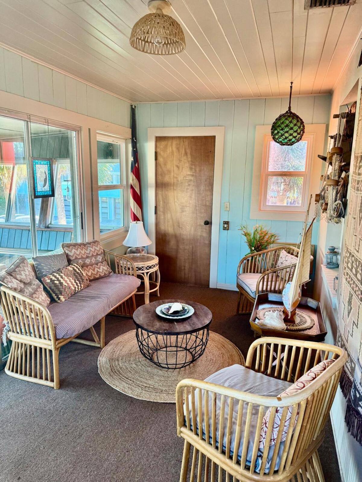 Holiday home Steps From Ocean Historic Shrimpers House *
