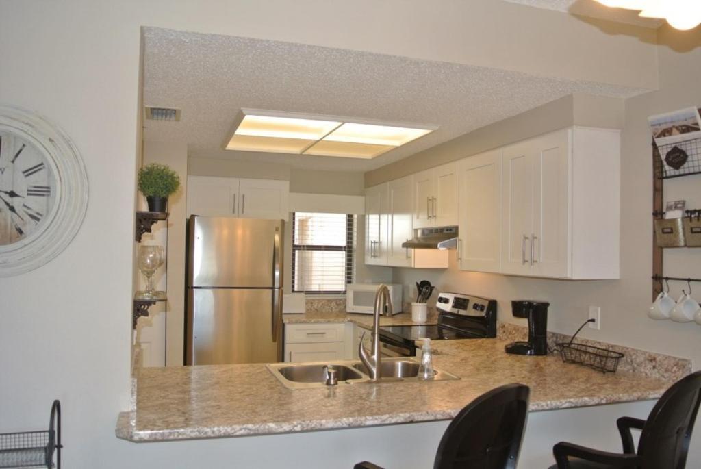 I33 - Ocean Village Club *
