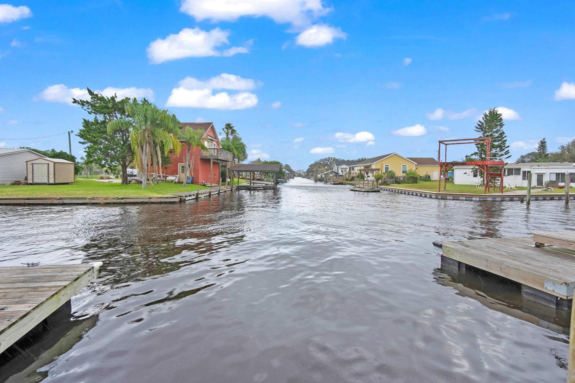 Canal Front Home! Walk To Beach, Porch, Fishing