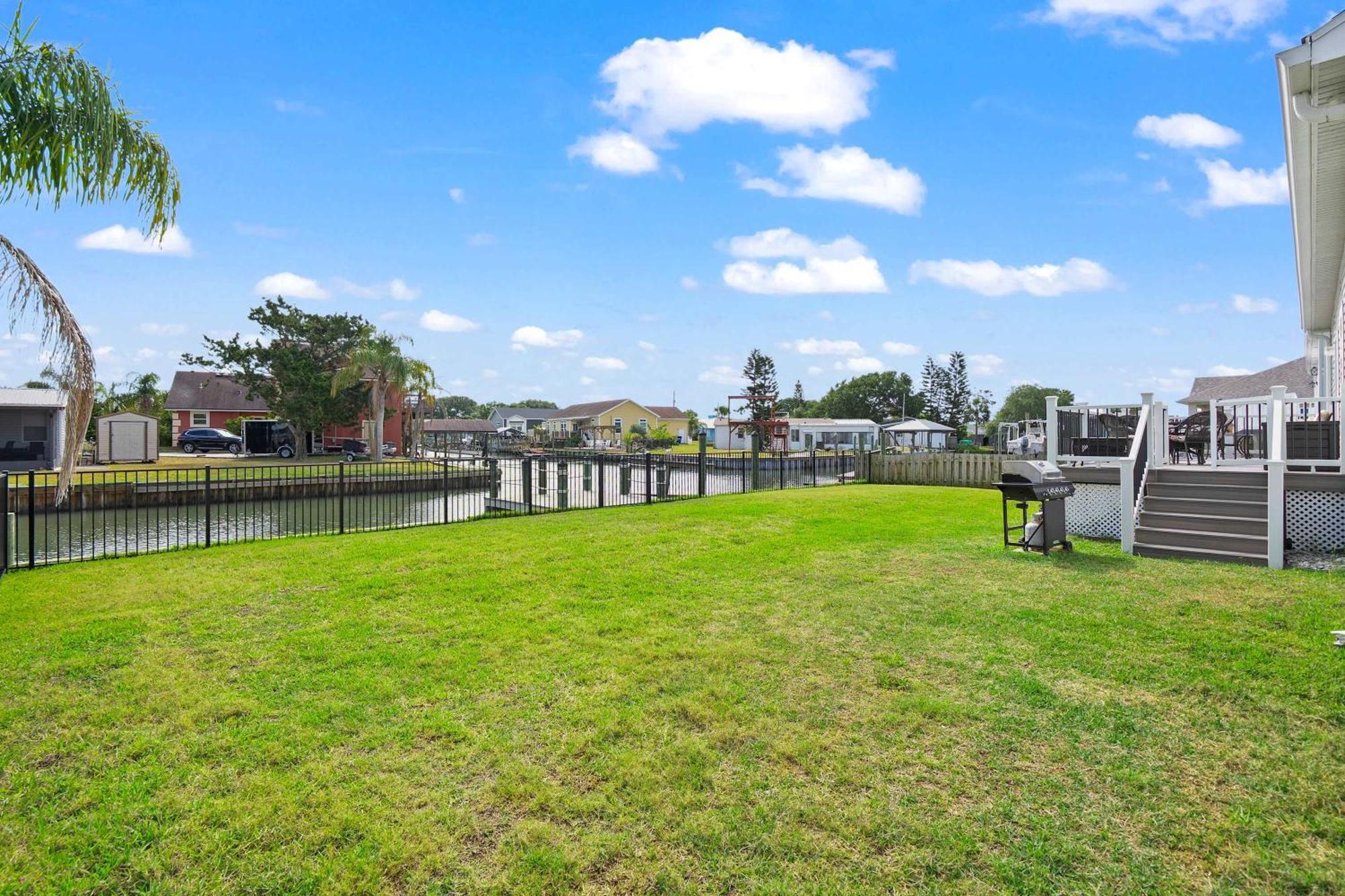 Canal Front Home! Walk To Beach, Porch, Fishing Saint Augustine