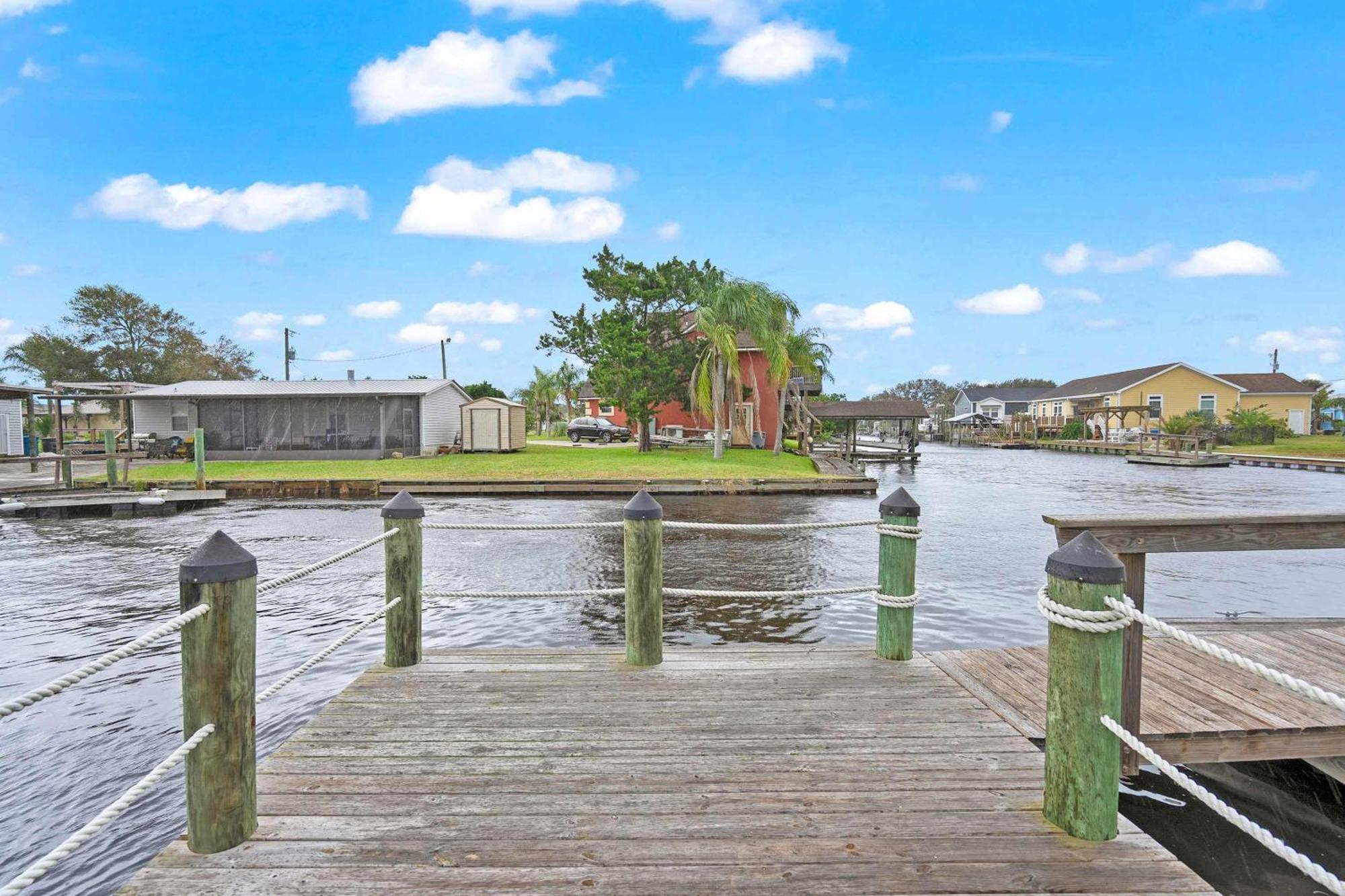 Canal Front Home! Walk To Beach, Porch, Fishing