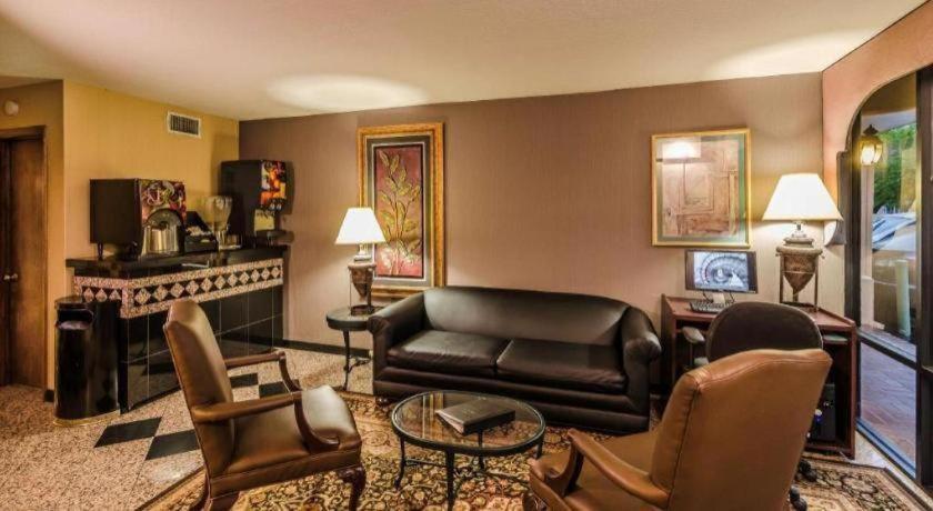 Western Spanish Quarters Hotel 2*