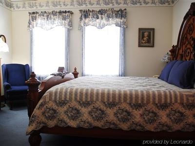 Carriage Way Adults Only - 21 Years Old And Up