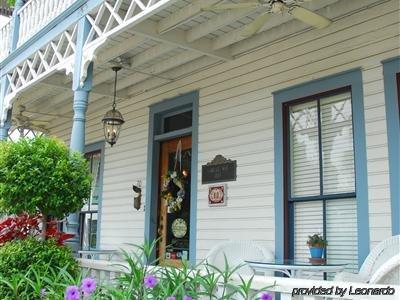 Bed & Breakfast Carriage Way Adults Only - 21 Years Old And Up
