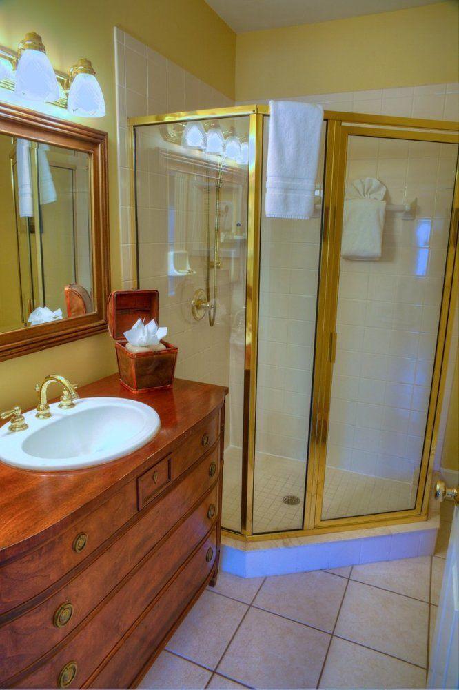 Carriage Way Centennial House - Adult Only-