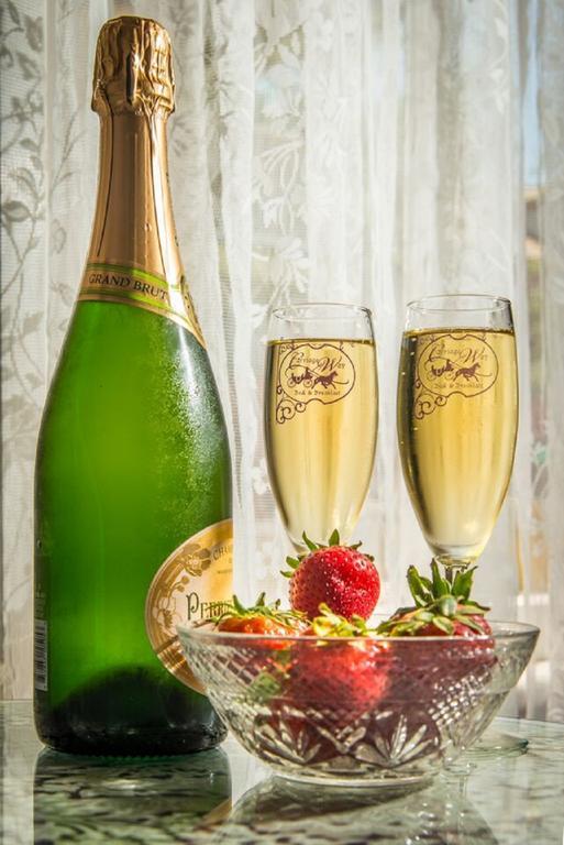 Bed & Breakfast Carriage Way Adults Only - 21 Years Old And Up