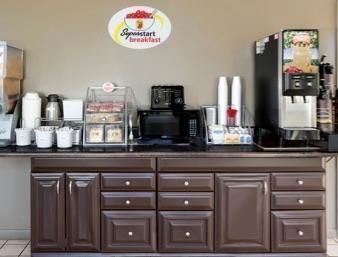 Super 8 By Wyndham Motel