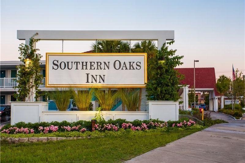 Southern Oaks - 3*