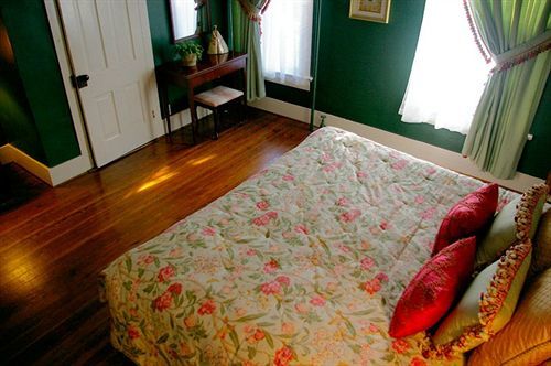 The Kenwood Oldest Bed And Breakfast, St Augustine Historic District Bed & Breakfast 3*