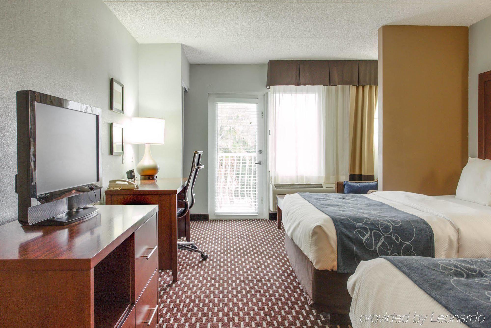 Spark By Hilton Historic District Hotel