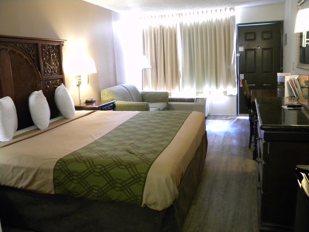 Econo Hotel