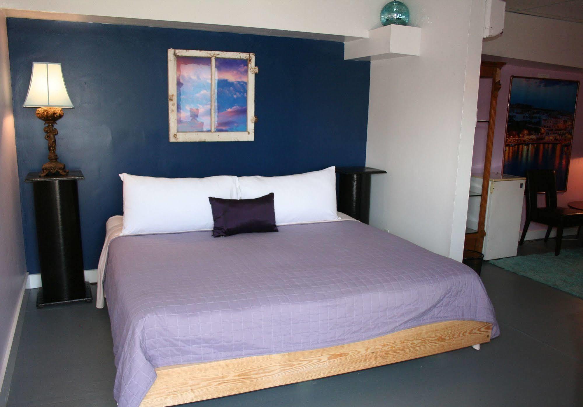 The Loft At Menorcan Square Hotel 2*