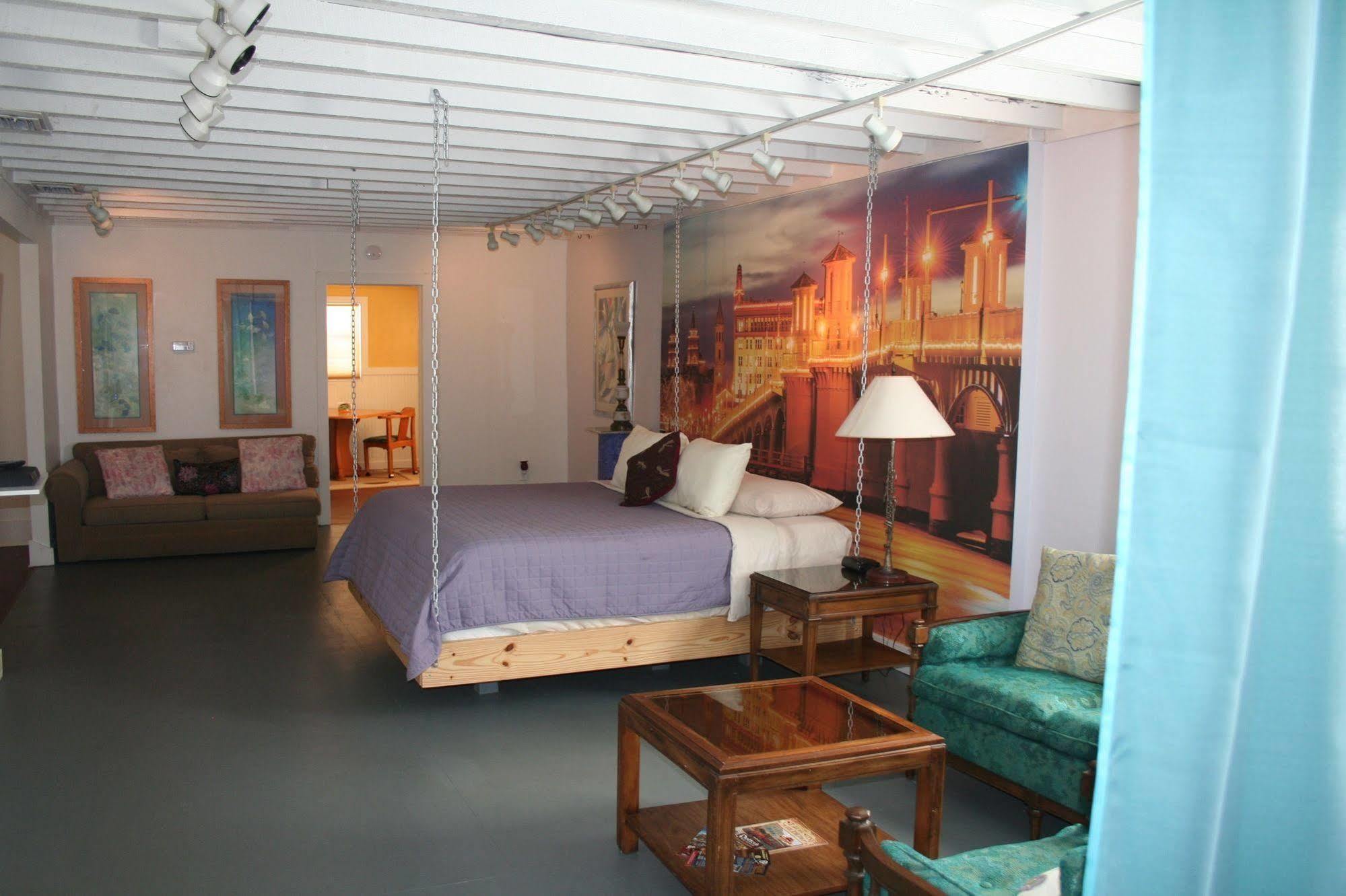 Hotel The Loft At Menorcan Square 2*