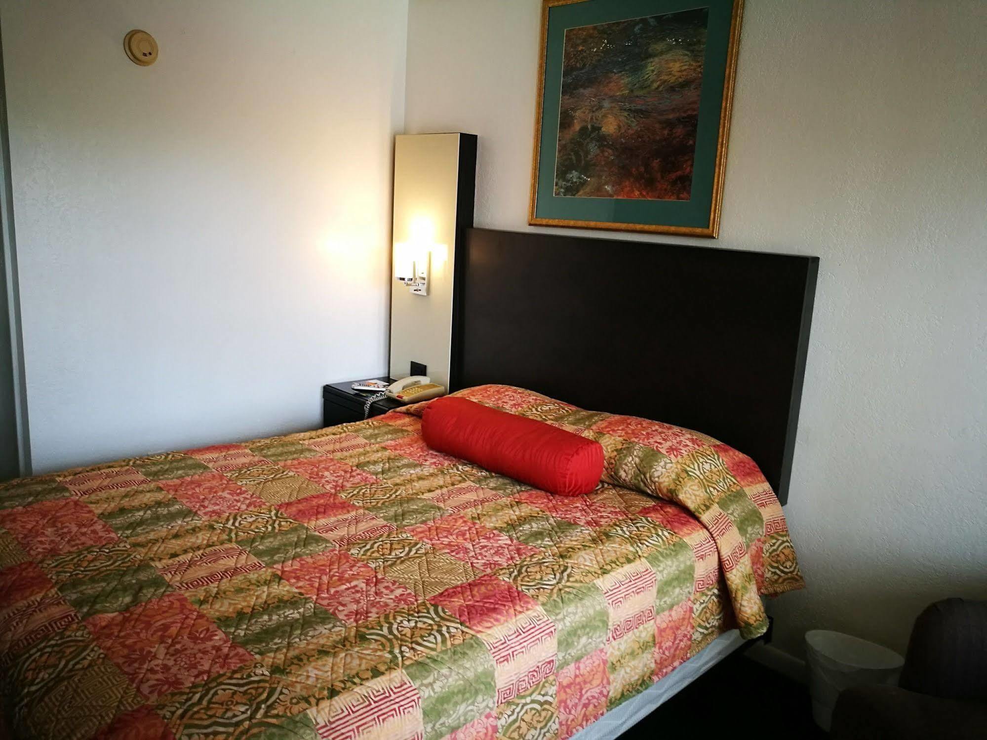 Merida & Motel 2*