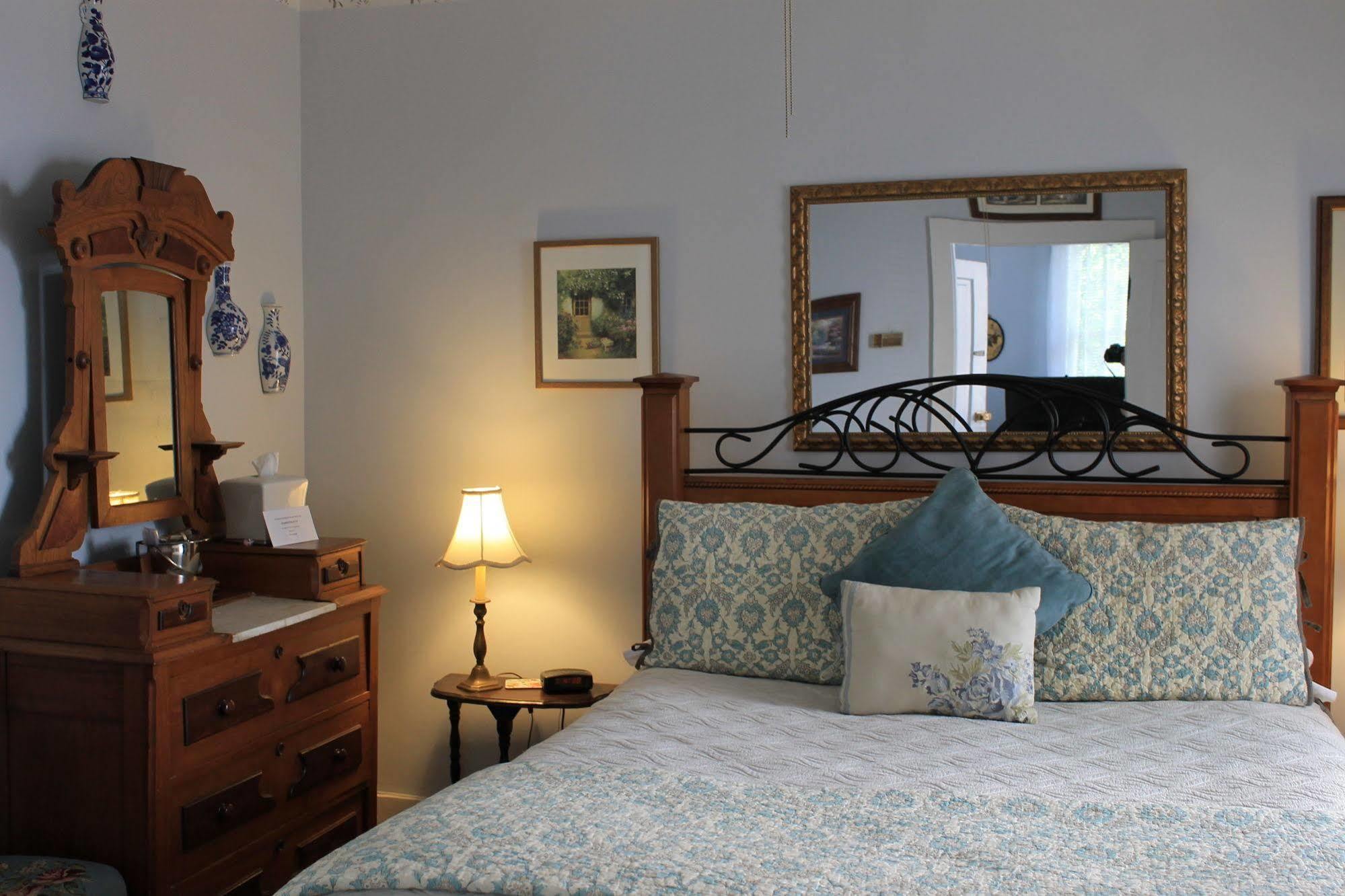 Bed & Breakfast Victorian House