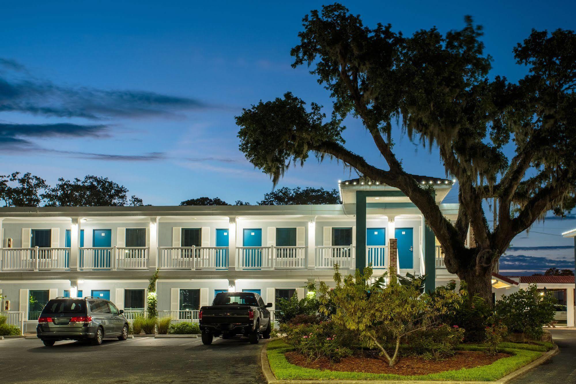 Southern Oaks - Motel 3*