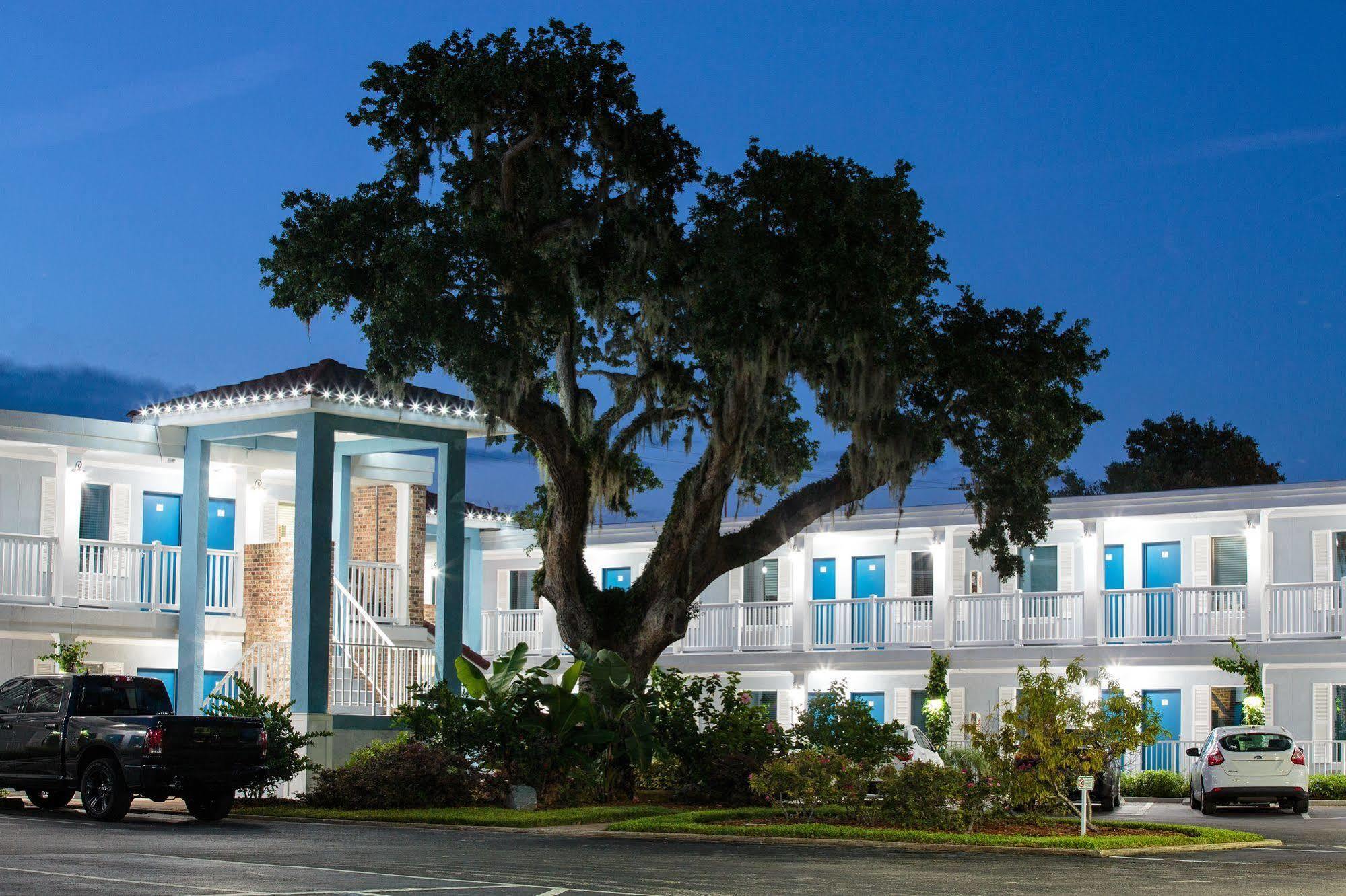 Southern Oaks - Motel 3*