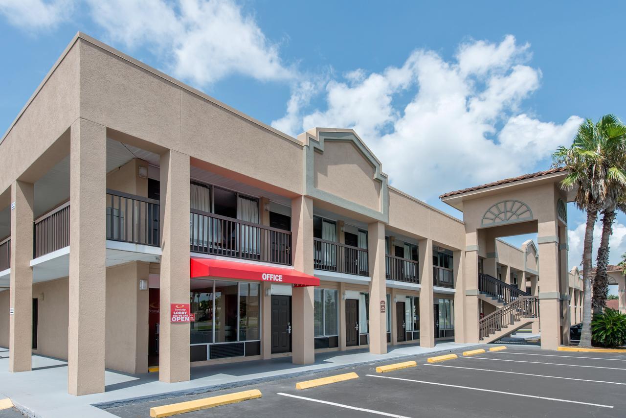 Econo Hotel