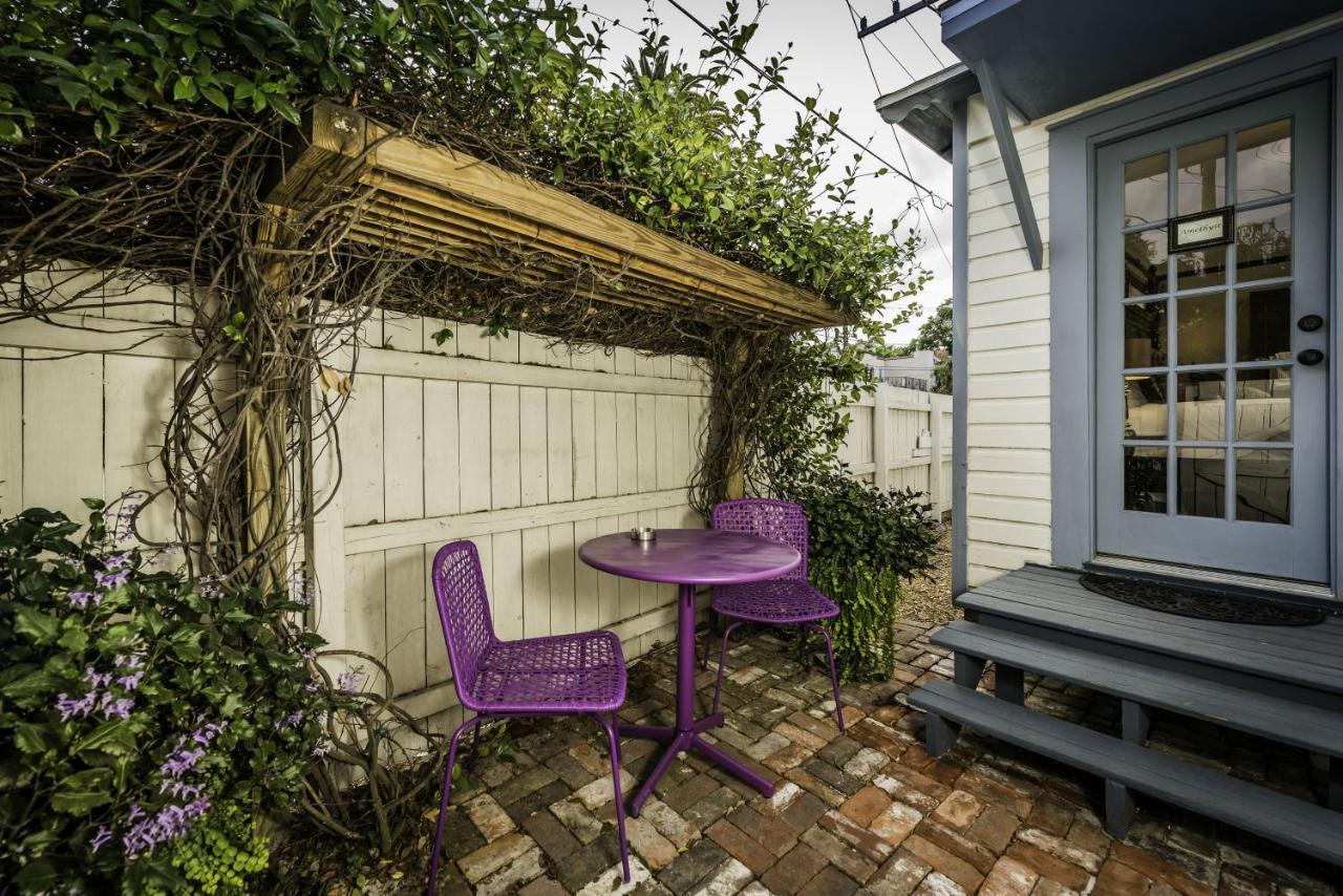 Carriage Way Adults Only - 21 Years Old And Up Bed & Breakfast